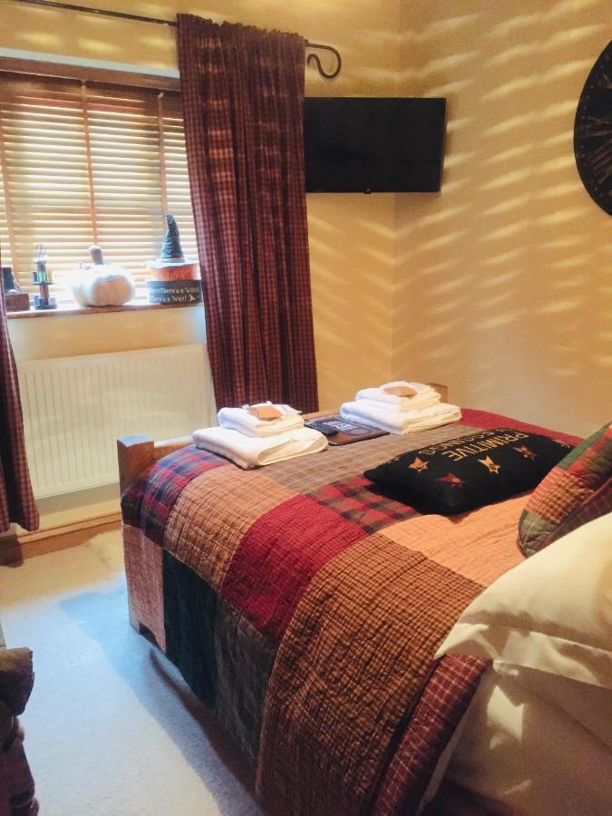 Bumbleberry Cottage Gresford Esterno foto