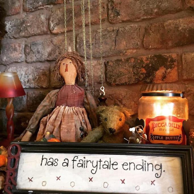Bumbleberry Cottage Gresford Esterno foto
