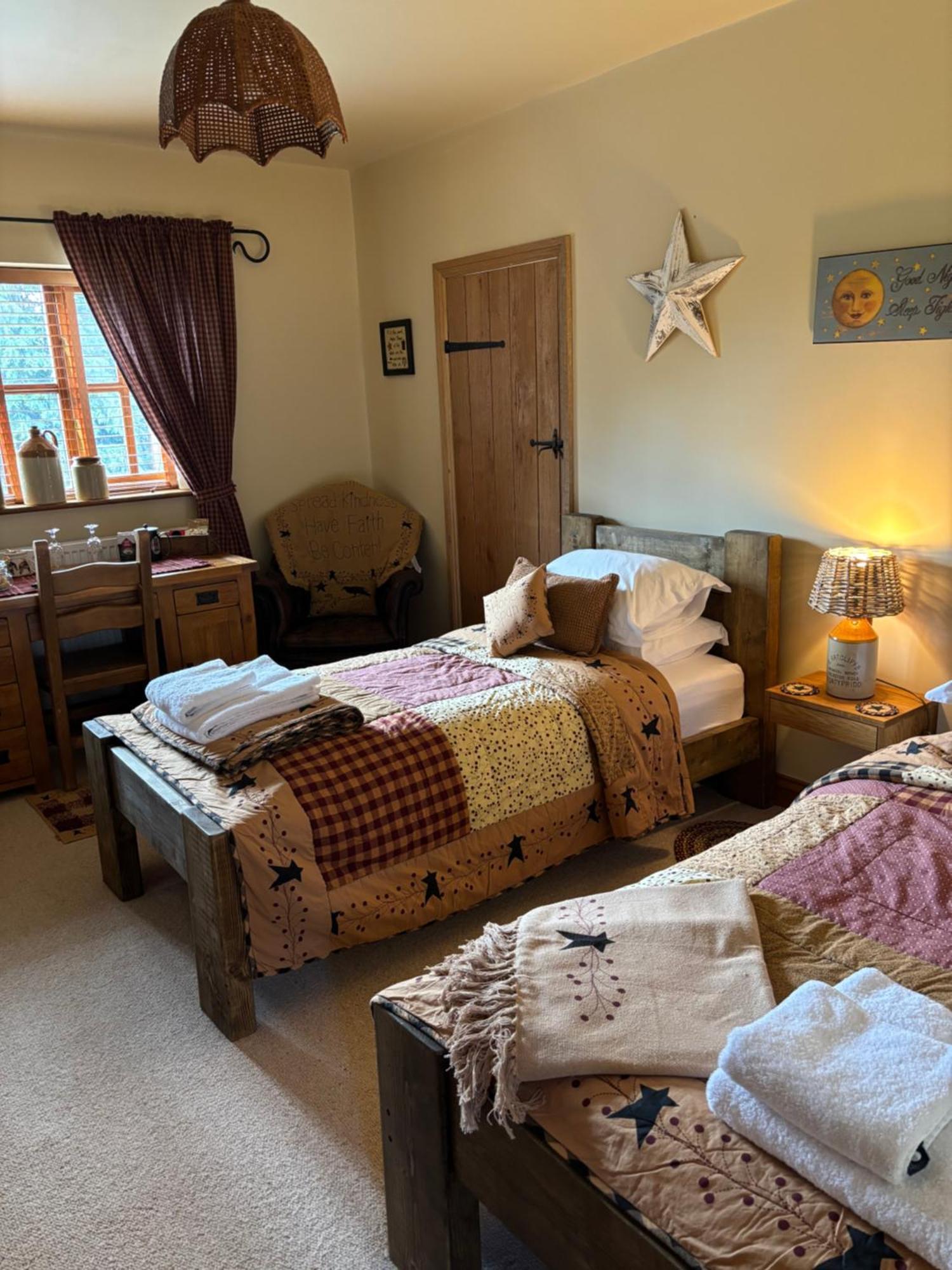 Bumbleberry Cottage Gresford Esterno foto